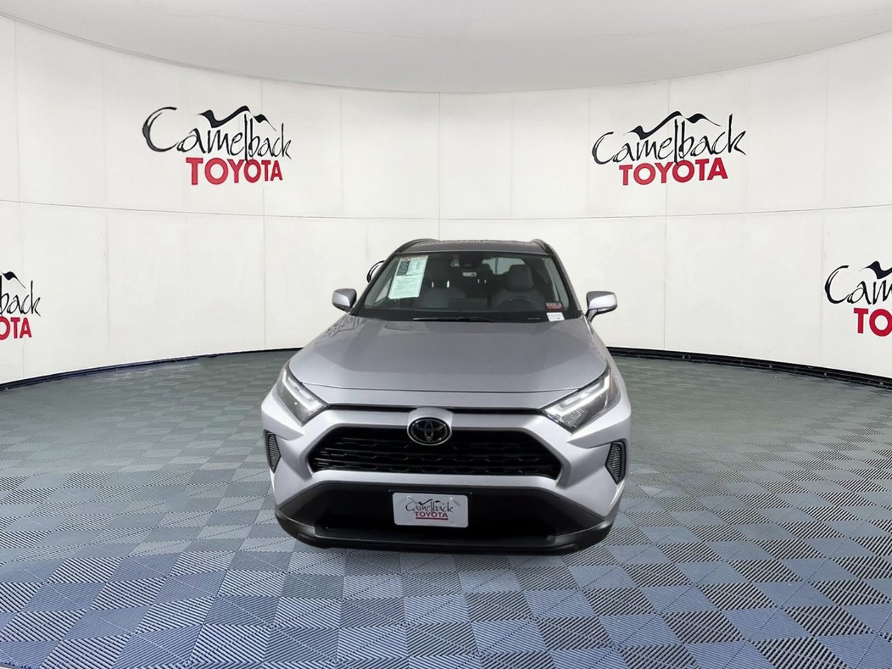 Used 2025 Toyota RAV4 XLE FWD image 5