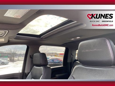 Used 2022 GMC Sierra 3500 Denali w/ Technology Package image 18
