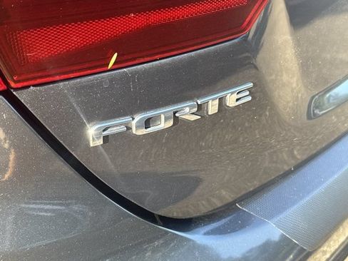 Used 2020 Kia Forte LXS FWD image 10