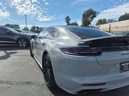 Used 2019 Porsche Panamera GTS image 4