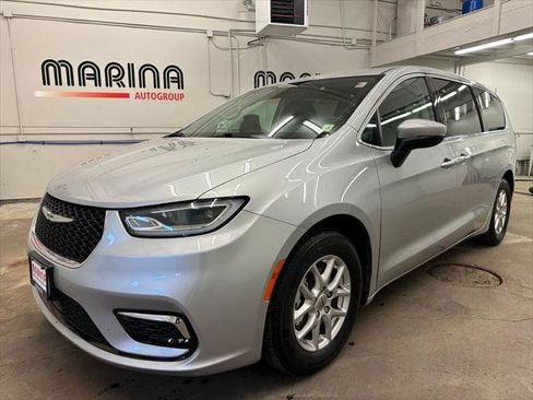 Certified 2023 Chrysler Pacifica Touring-L FWD image 15
