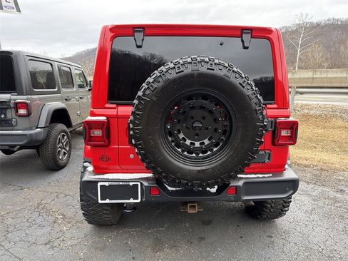 Used 2019 Jeep Wrangler Unlimited Sahara w/ Quick Order Package 24M Moab image 5