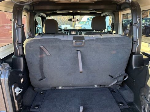 Used 2020 Jeep Wrangler Sport S image 10