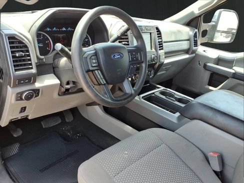 Used 2019 Ford F250 XLT w/ XLT Premium Package AWD/4WD image 11