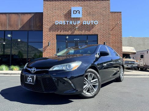 Used 2015 Toyota Camry SE FWD image 1
