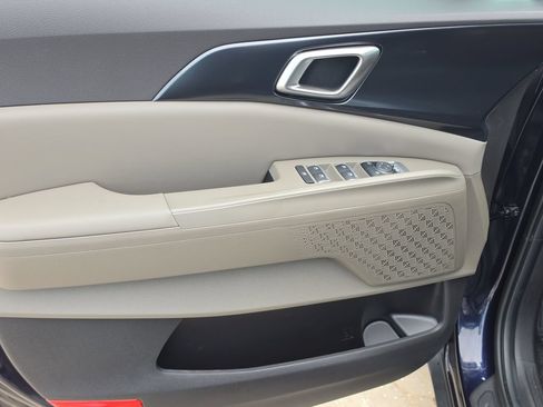 New 2027 Kia Carnival FWD image 18