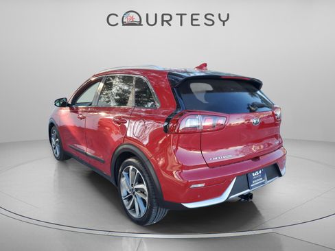 Certified 2017 Kia Niro Touring image 3