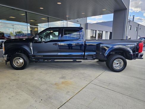 Used 2025 Ford F350 XLT image 2