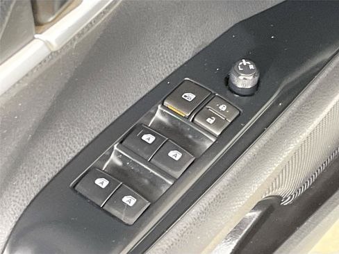 Used 2018 Toyota Camry LE image 18