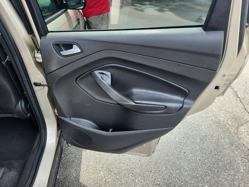 Used 2017 Ford Escape SE w/ SE Sport Appearance Package image 27