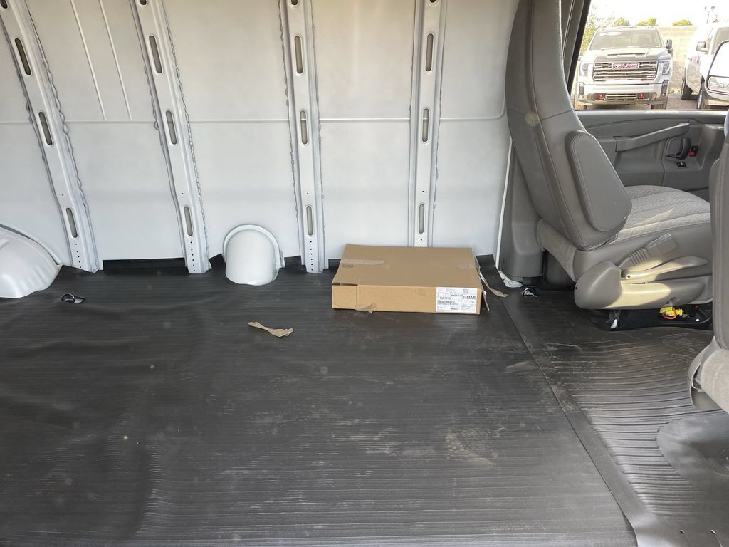 New 2025 GMC Savana 2500 Extended w/ Driver Convenience Package RWD image 26