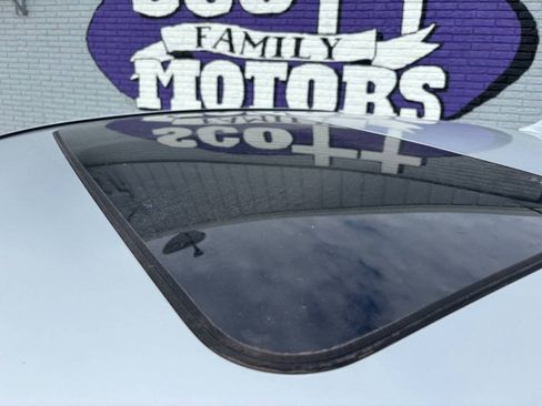 Used 2009 Hyundai Sonata Limited FWD image 2