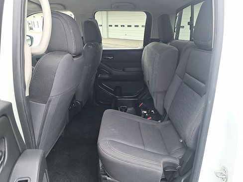 Used 2023 Nissan Frontier SV w/ Technology Package AWD/4WD image 12
