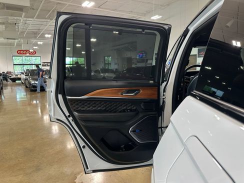 Used 2024 Jeep Grand Cherokee Summit AWD/4WD image 42