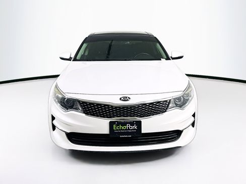 Used 2017 Kia Optima EX w/ Premium Package FWD image 2