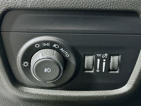 Used 2022 Jeep Grand Cherokee L Limited image 17