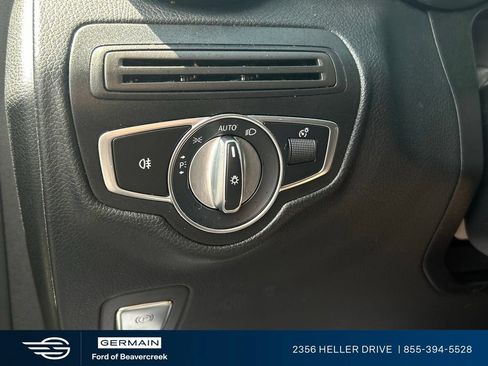 Used 2019 Mercedes-Benz GLC 300 4MATIC image 25