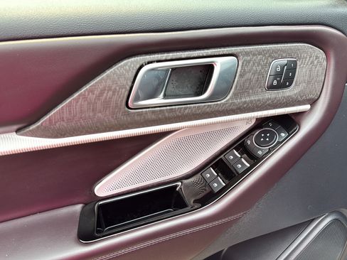 Certified 2026 Ford Explorer Platinum AWD/4WD image 34