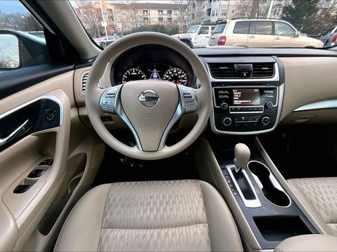 Used 2016 Nissan Altima 2.5 S w/ Power Driver Seat Package image 5