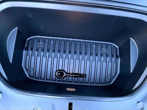 Used 2021 Tesla Model Y Long Range image 29