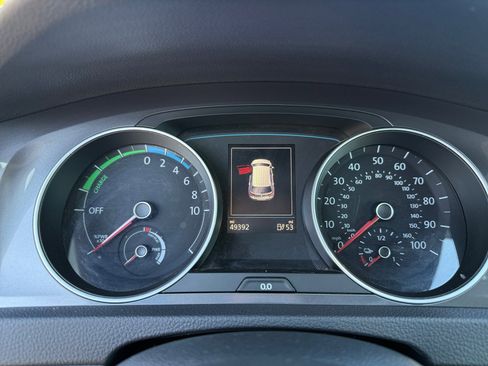 Used 2016 Volkswagen e-Golf SE w/ DC Fast Charging Package image 21