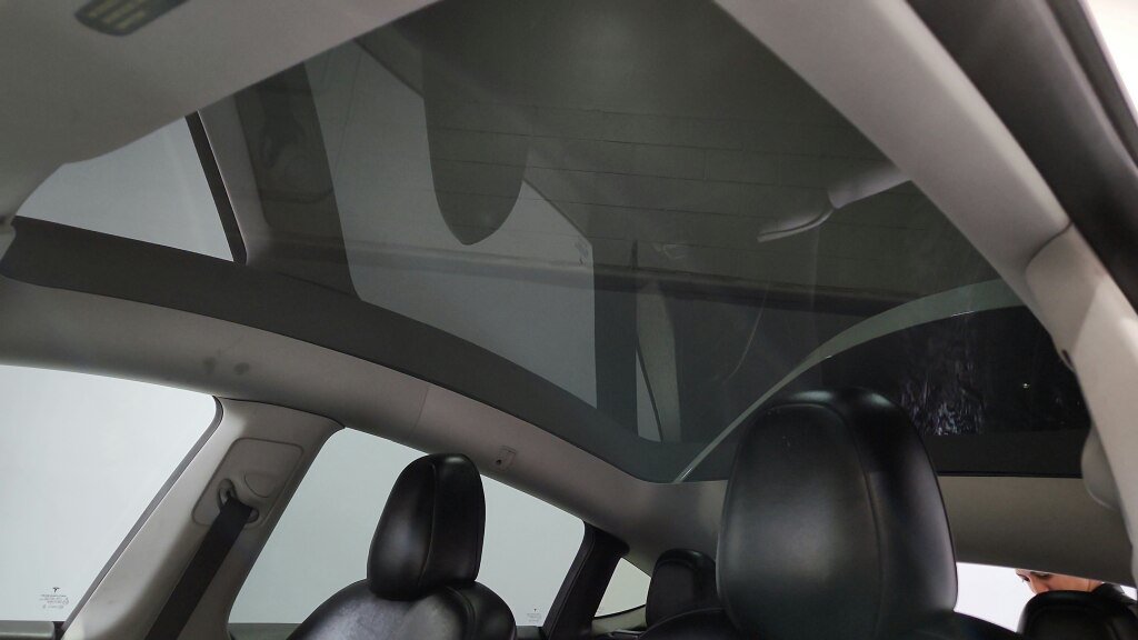 Used 2022 Tesla Model Y Long Range AWD/4WD image 25