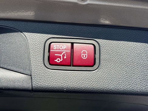 Used 2022 Mercedes-Benz GLC 300 image 13