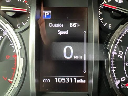 Used 2020 Toyota 4Runner TRD Off-Road Premium AWD/4WD image 17