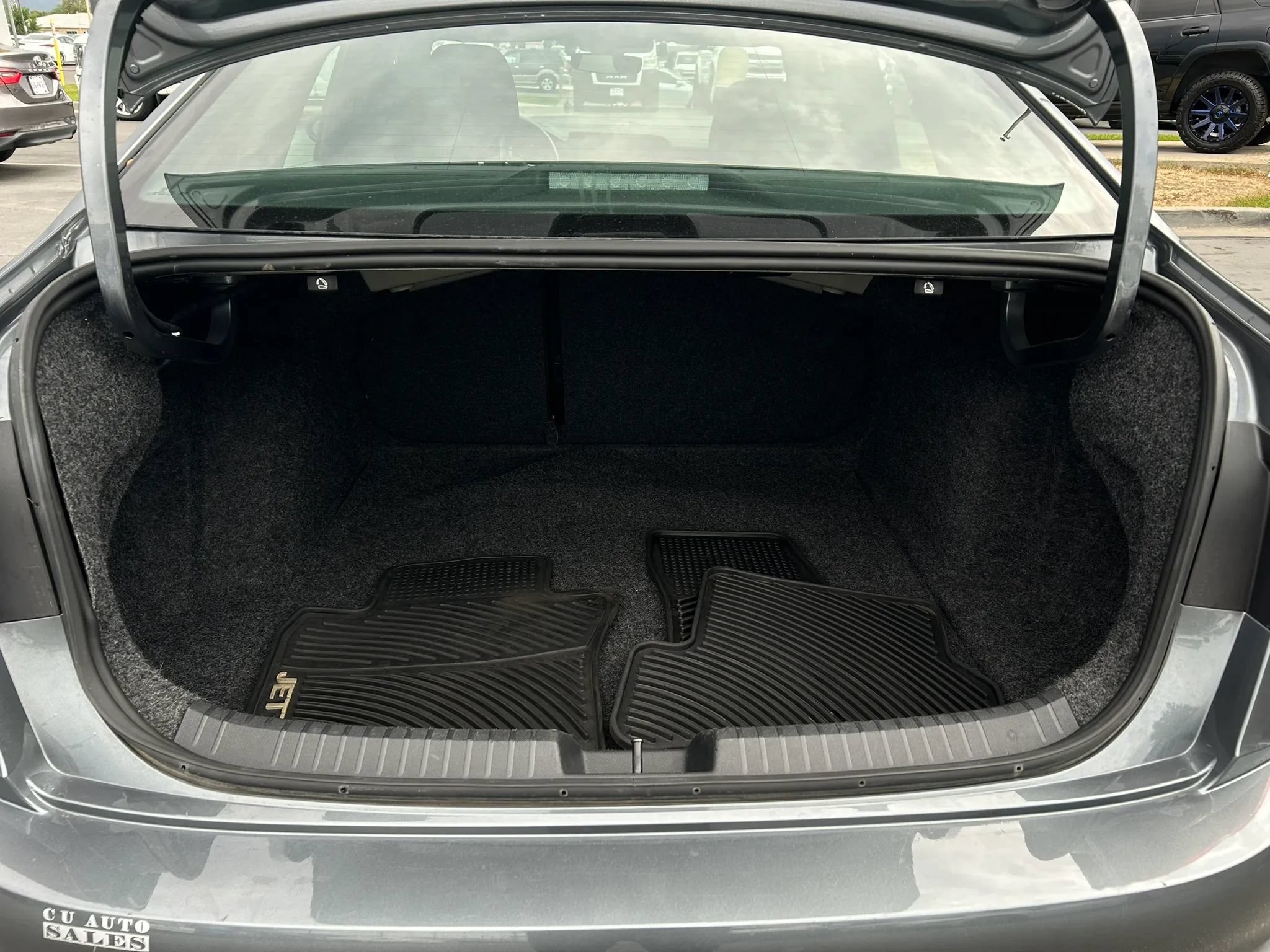 Used 2025 Volkswagen Jetta Sport FWD image 21