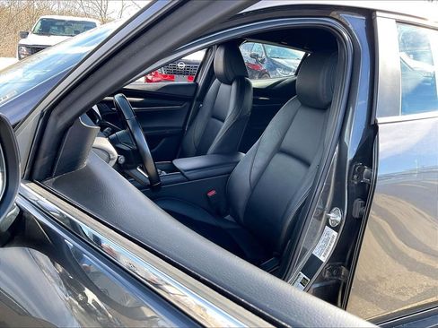 Used 2025 MAZDA MAZDA3 s Sport FWD image 9