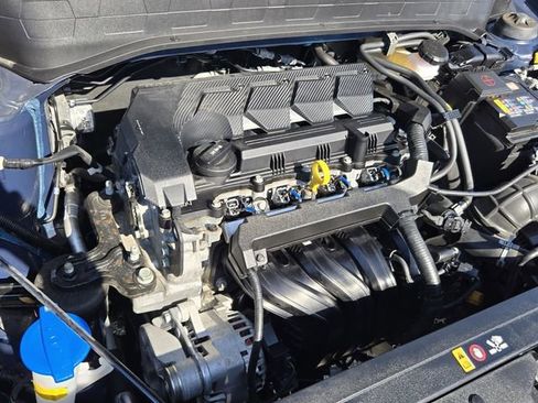 Used 2023 Hyundai Venue Limited FWD image 16