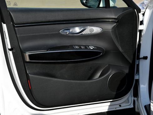 Used 2025 Genesis GV70 2.5T image 9