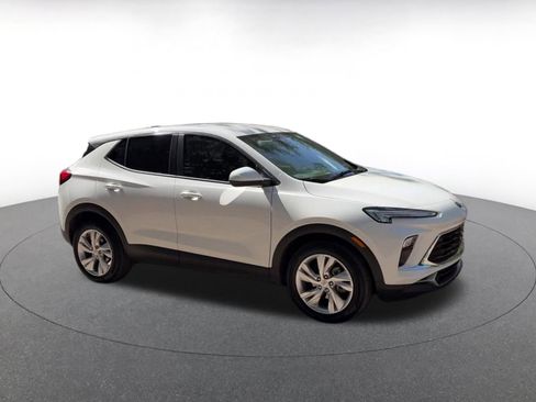 Used 2025 Buick Encore GX Preferred FWD image 2