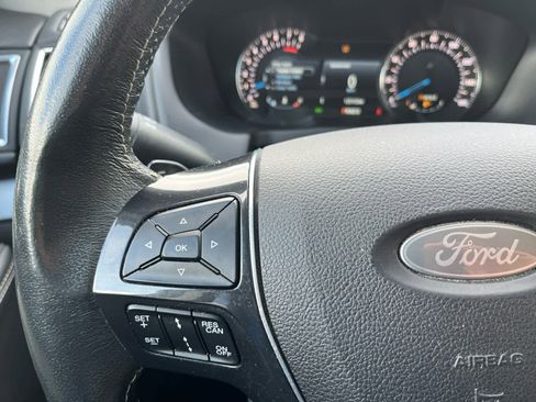 Used 2017 Ford Explorer Platinum image 29