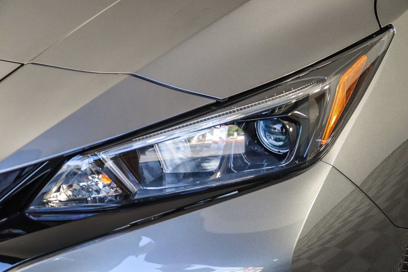 Used 2025 Nissan Leaf S FWD image 4