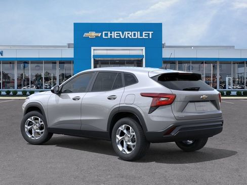 New 2026 Chevrolet Trax LS w/ LS Convenience Package FWD image 3