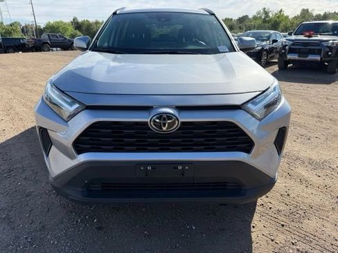 Used 2025 Toyota RAV4 LE AWD/4WD image 9