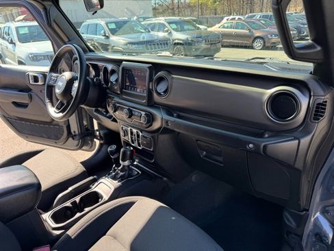 Used 2022 Jeep Gladiator Sport image 51