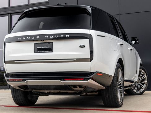Used 2023 Land Rover Range Rover SE AWD/4WD image 8