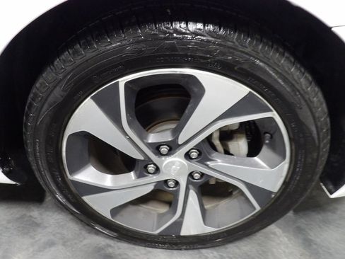 Used 2020 Chevrolet Sonic Premier image 18