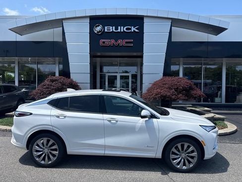 New 2025 Buick Envista Sport Touring FWD image 28