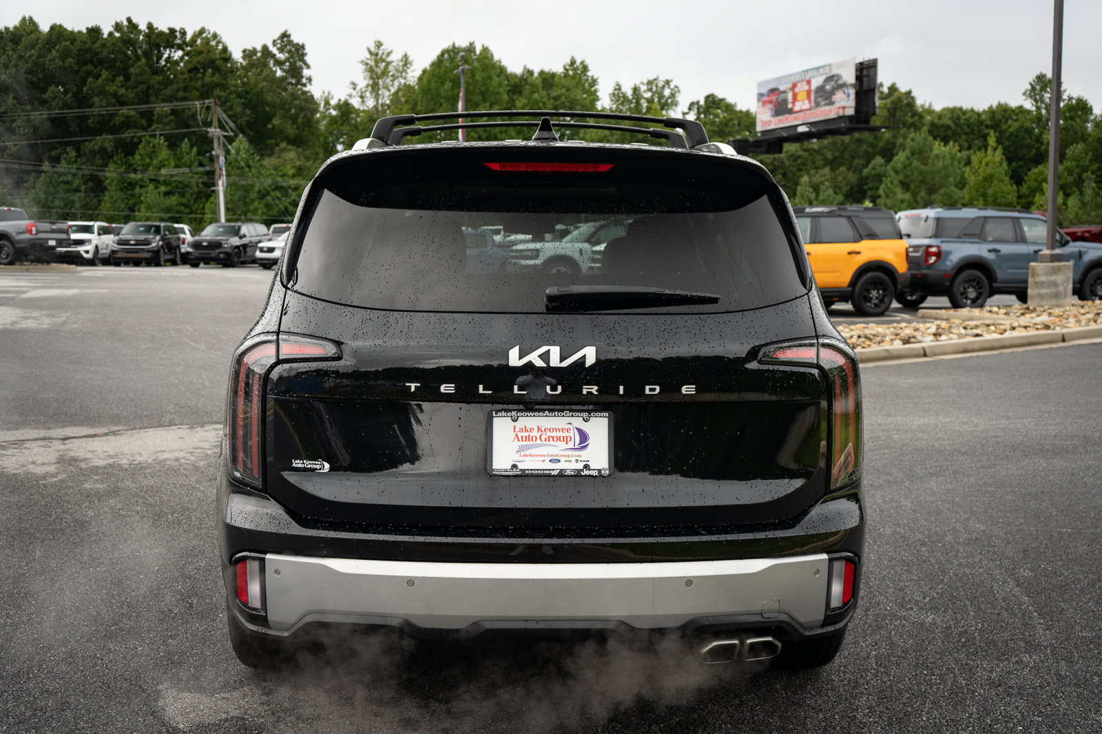Used 2023 Kia Telluride EX w/ EX Captain's Chair Package FWD image 8