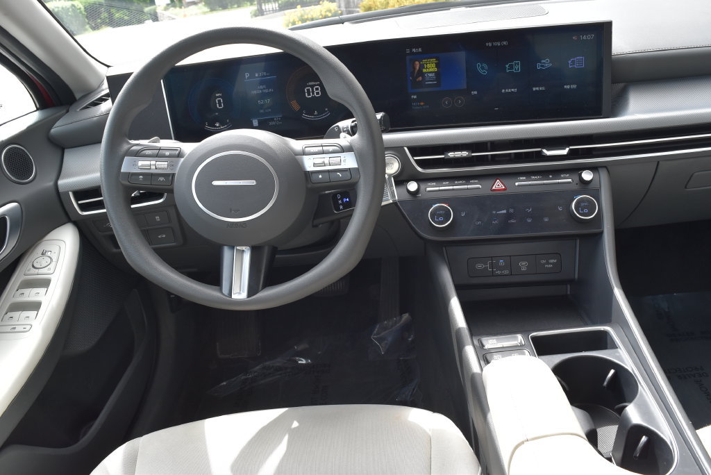 Used 2025 Hyundai Sonata SEL FWD image 11