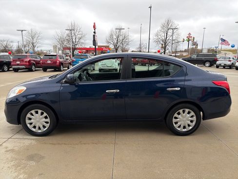 Used 2012 Nissan Versa SV w/ Convenience Pkg image 5