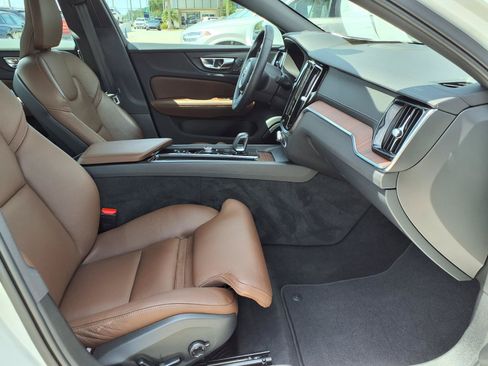 Certified 2023 Volvo S60 B5 Ultimate w/ Protection Package Premier FWD image 11