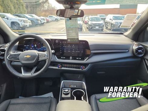 Used 2026 Chevrolet Equinox LT w/ Convenience Package II image 10