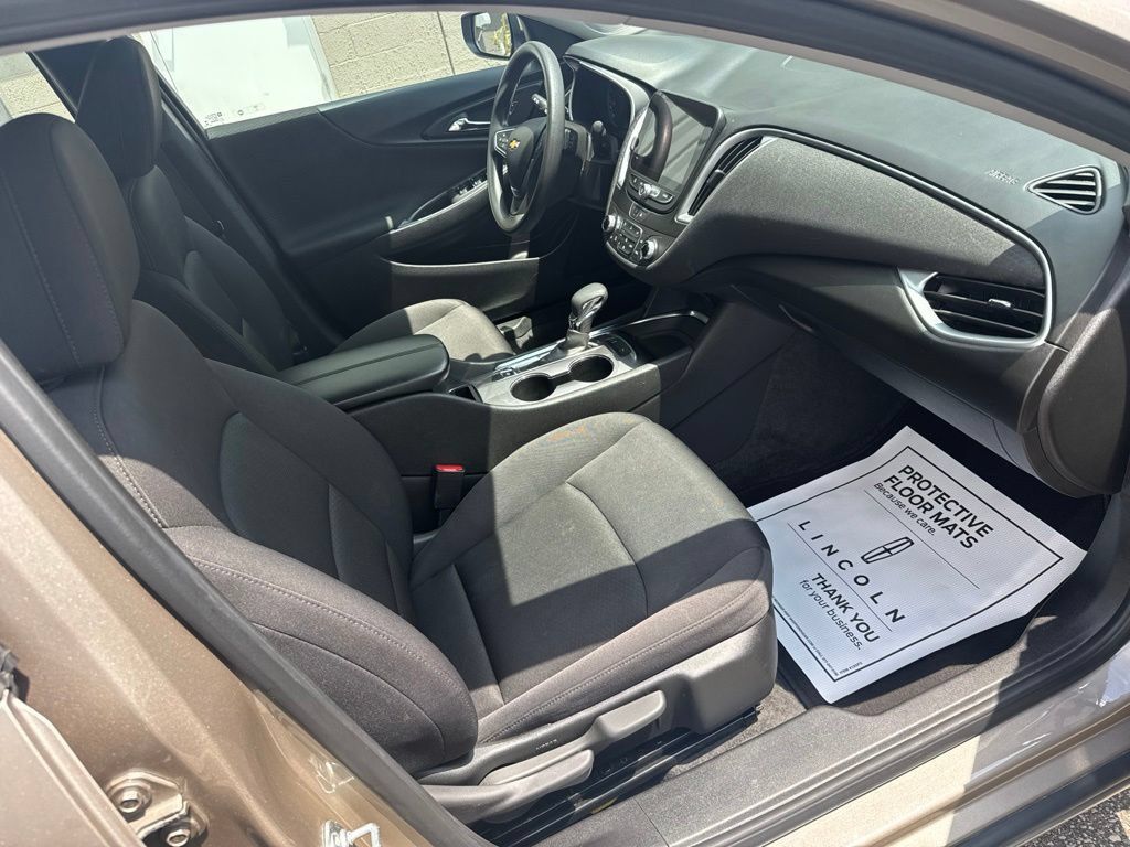 Used 2024 Chevrolet Malibu LT FWD image 18