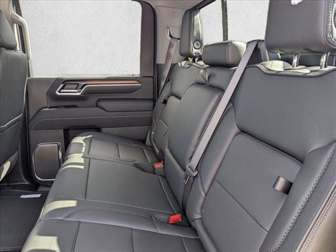 New 2026 GMC Sierra 2500 Denali w/ Denali Reserve Package image 17