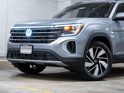 New 2026 Volkswagen Atlas SE image 2