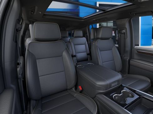 New 2026 Chevrolet Suburban Premier AWD/4WD image 16